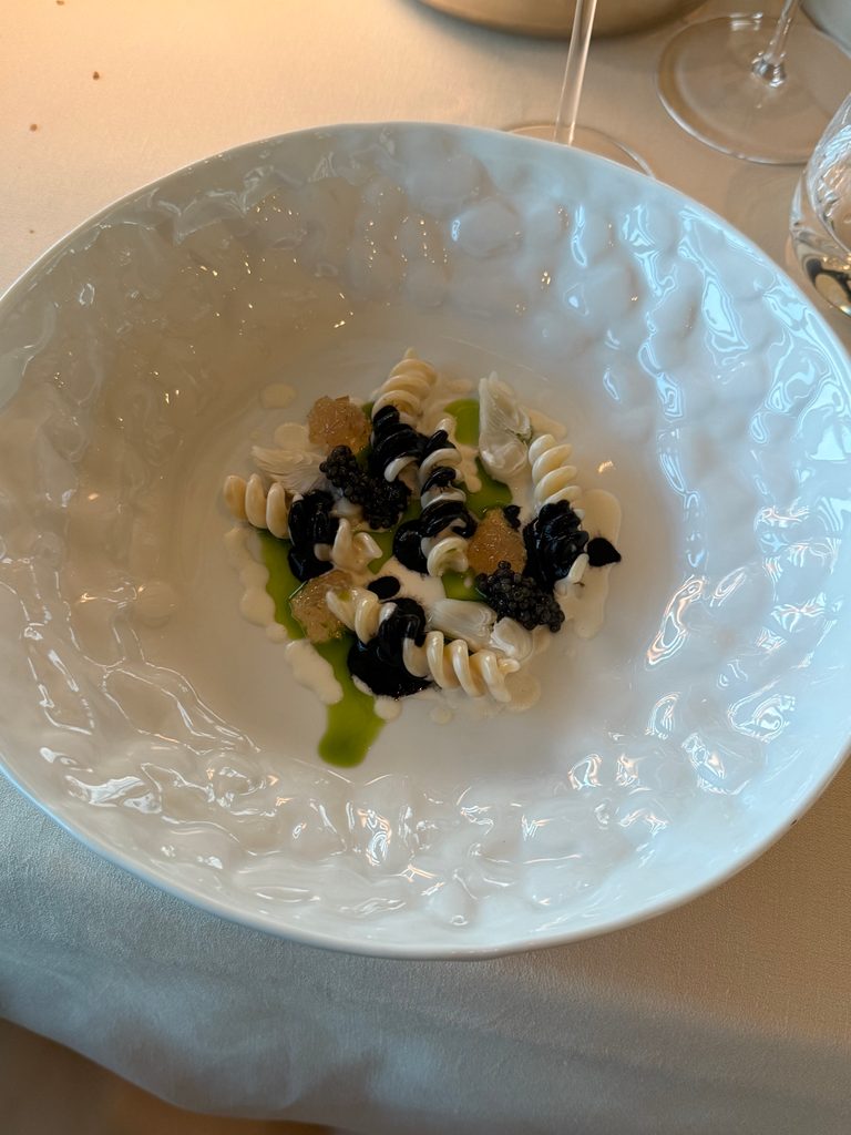 Un piatto di pasta performativo